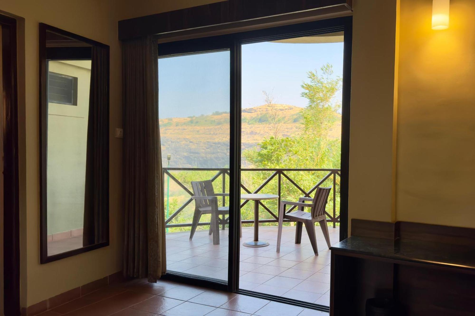 Upper Deck Resort Lonavla Exterior foto